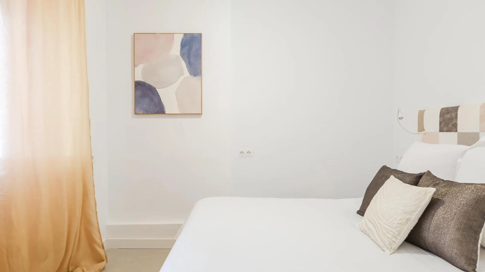 Santa Lucia - 1 Bedroom Apartment In The Heart Of The City Centre Malaga