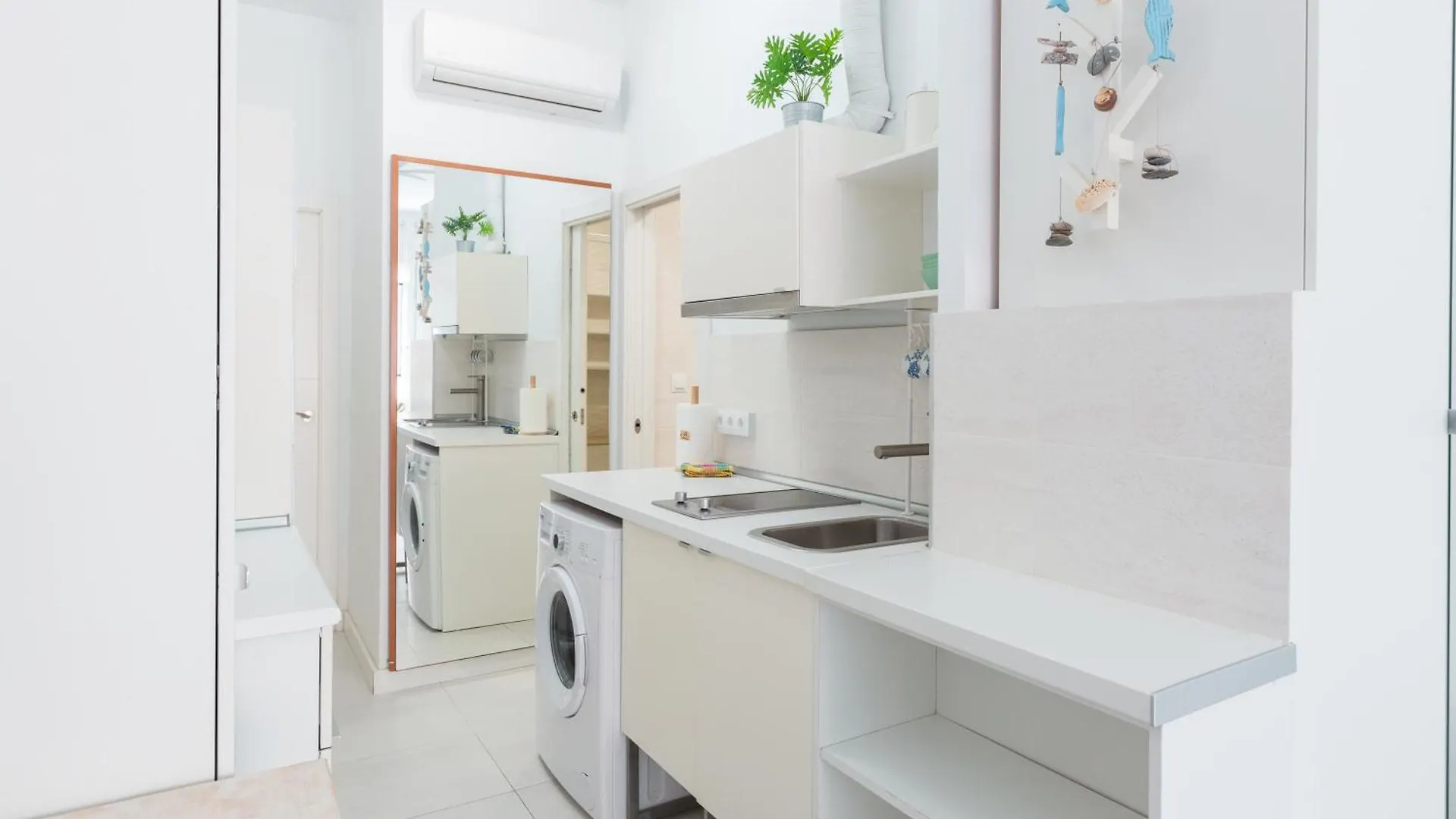 Santa Lucia - 1 Bedroom Apartment In The Heart Of The City Centre Malaga Spain