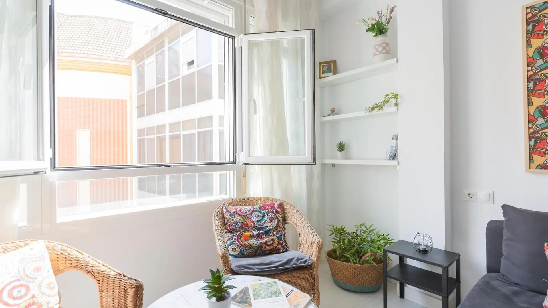 Santa Lucia - 1 Bedroom Apartment In The Heart Of The City Centre Malaga Spain