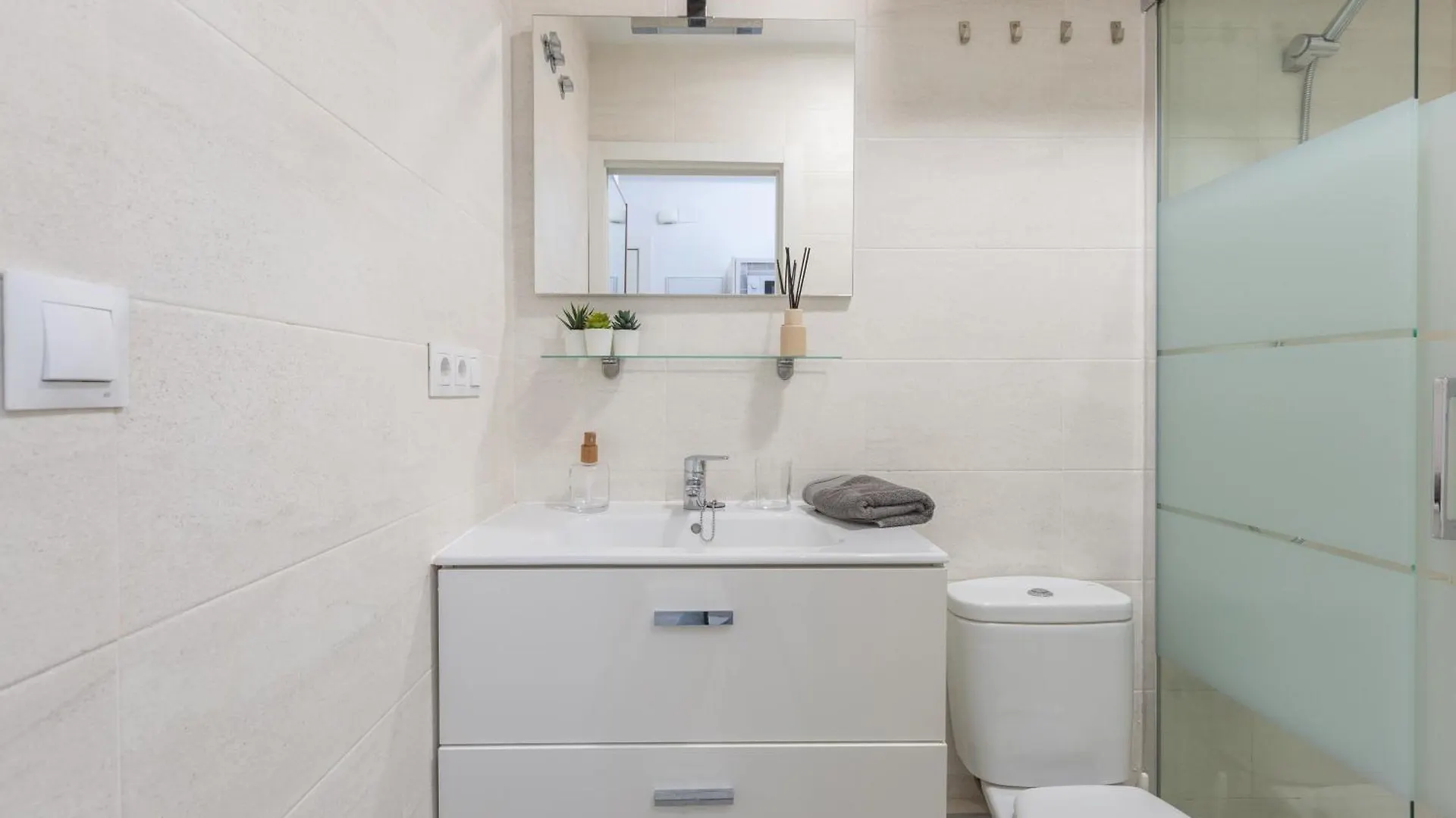 Santa Lucia - 1 Bedroom Apartment In The Heart Of The City Centre Malaga 0*,