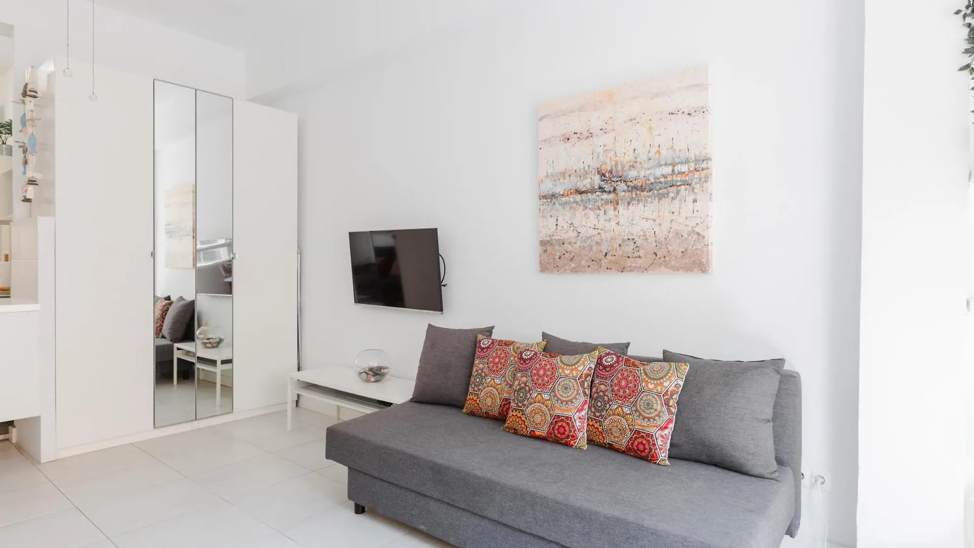 Santa Lucia - 1 Bedroom Apartment In The Heart Of The City Centre Malaga 0*,  Spain