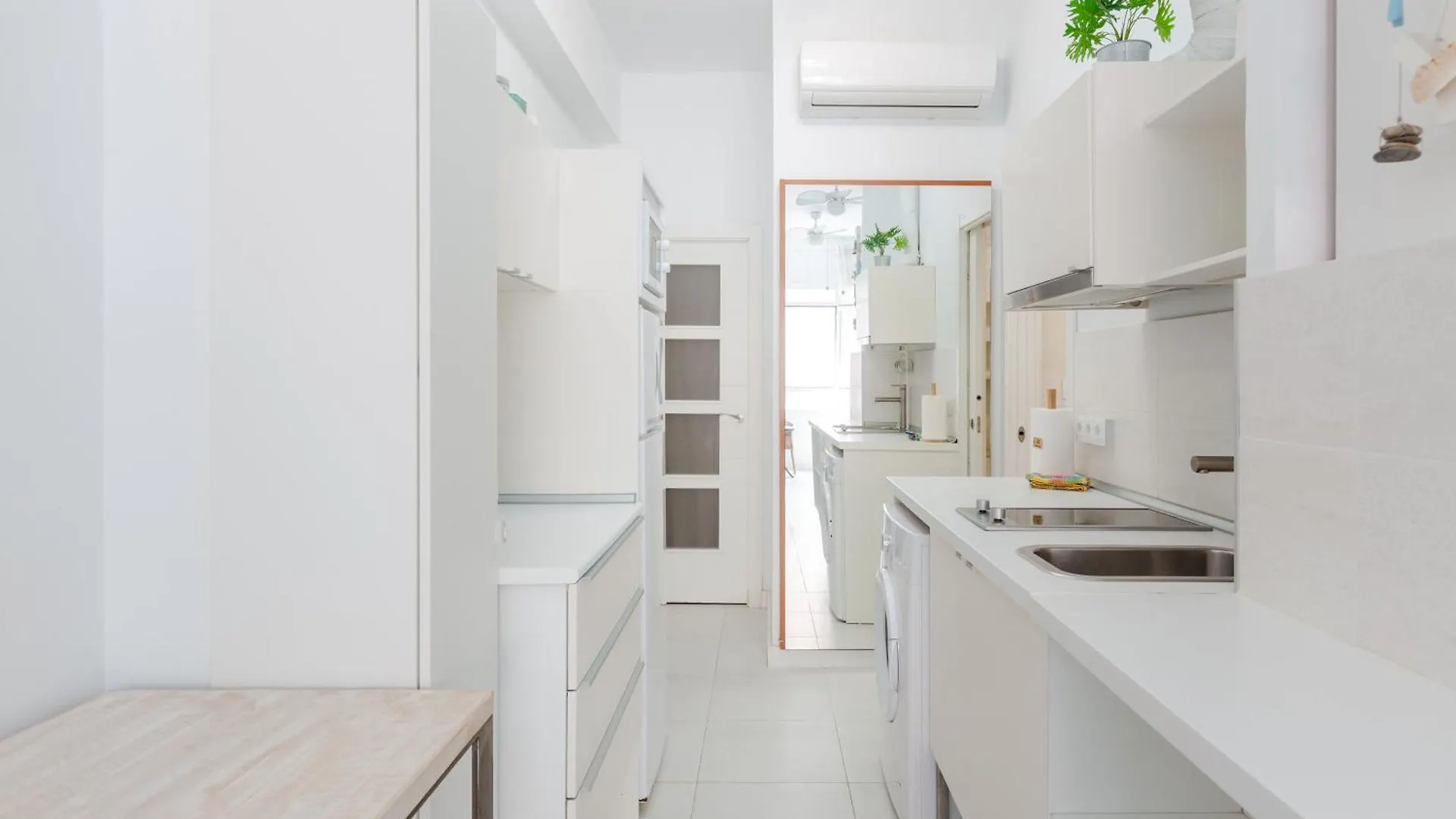 Santa Lucia - 1 Bedroom Apartment In The Heart Of The City Centre Malaga Spain