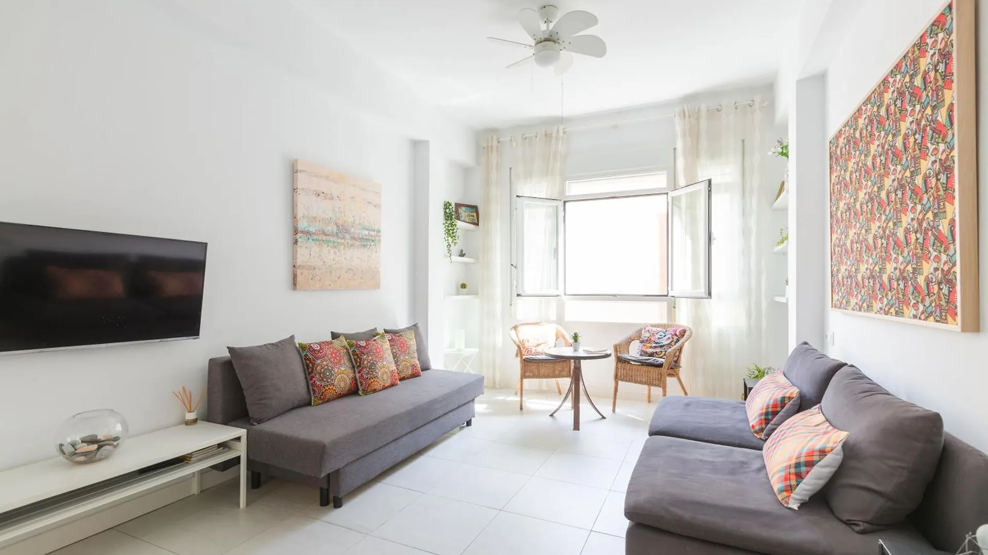 Santa Lucia - 1 Bedroom Apartment In The Heart Of The City Centre Malaga