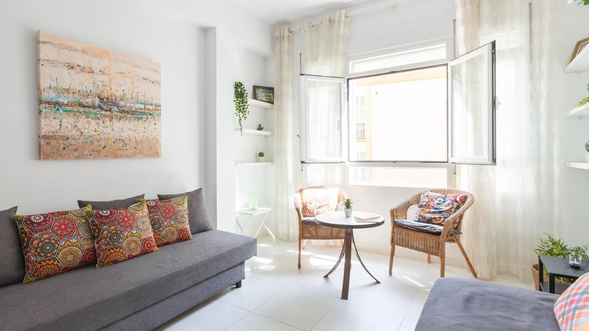 Santa Lucia - 1 Bedroom Apartment In The Heart Of The City Centre Malaga
